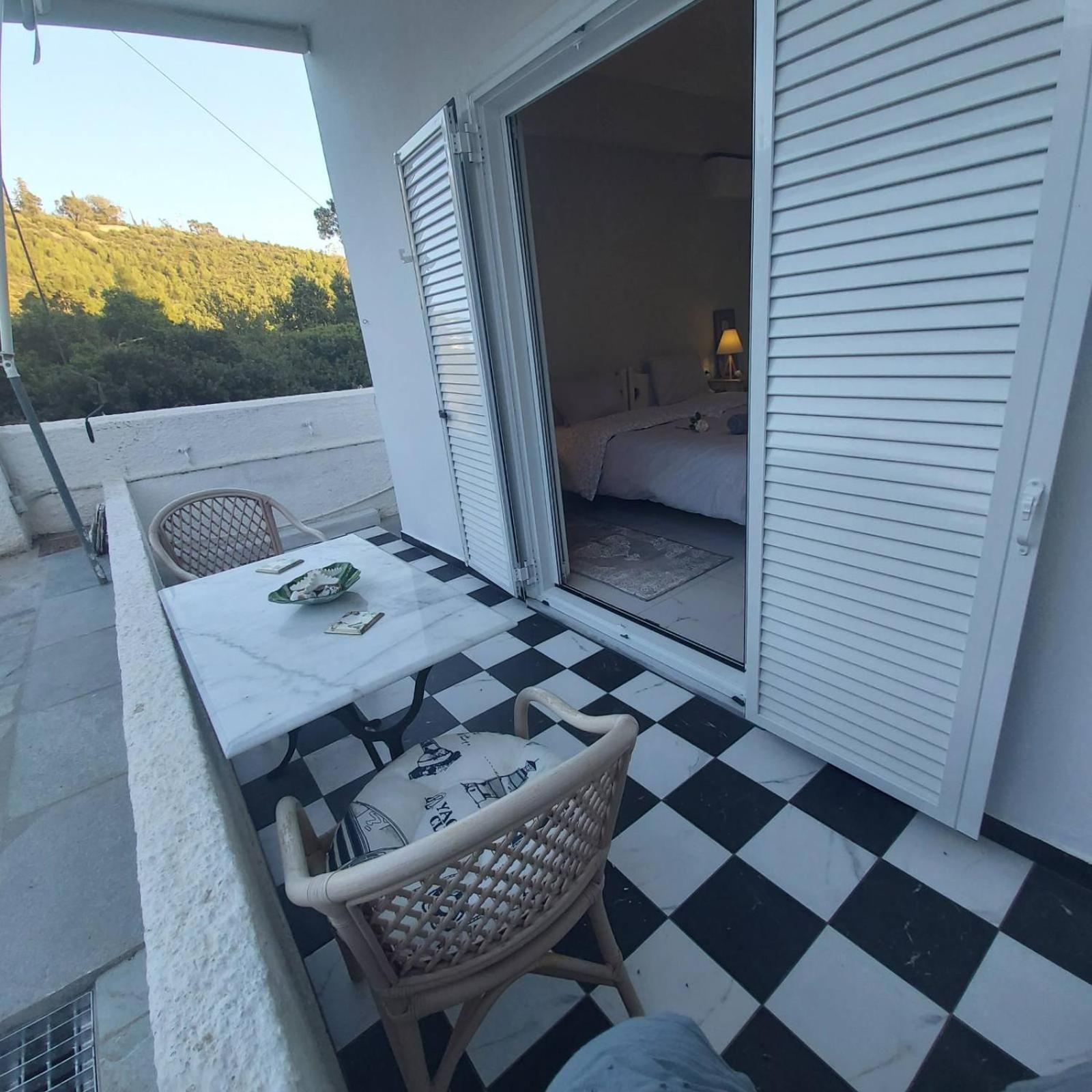 Eytyhias Yard Apartments In Poros Poros Town Exterior foto