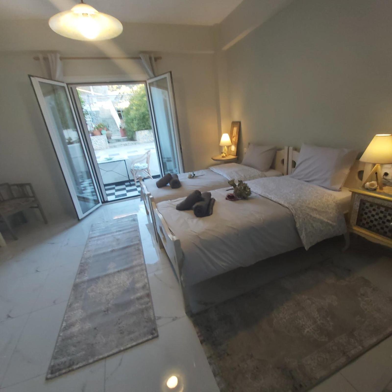 Eytyhias Yard Apartments In Poros Poros Town Exterior foto